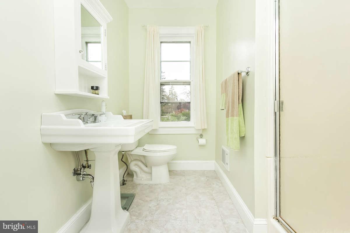 2419 Ken Oak Road Baltimore, MD 21209 - Photo 20 of 30 Bath