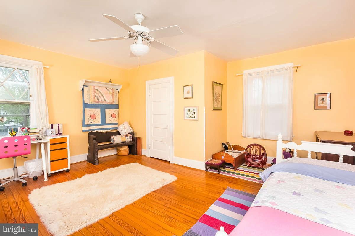 2419 Ken Oak Road Baltimore, MD 21209 - Photo 21 of 30 Bedroom