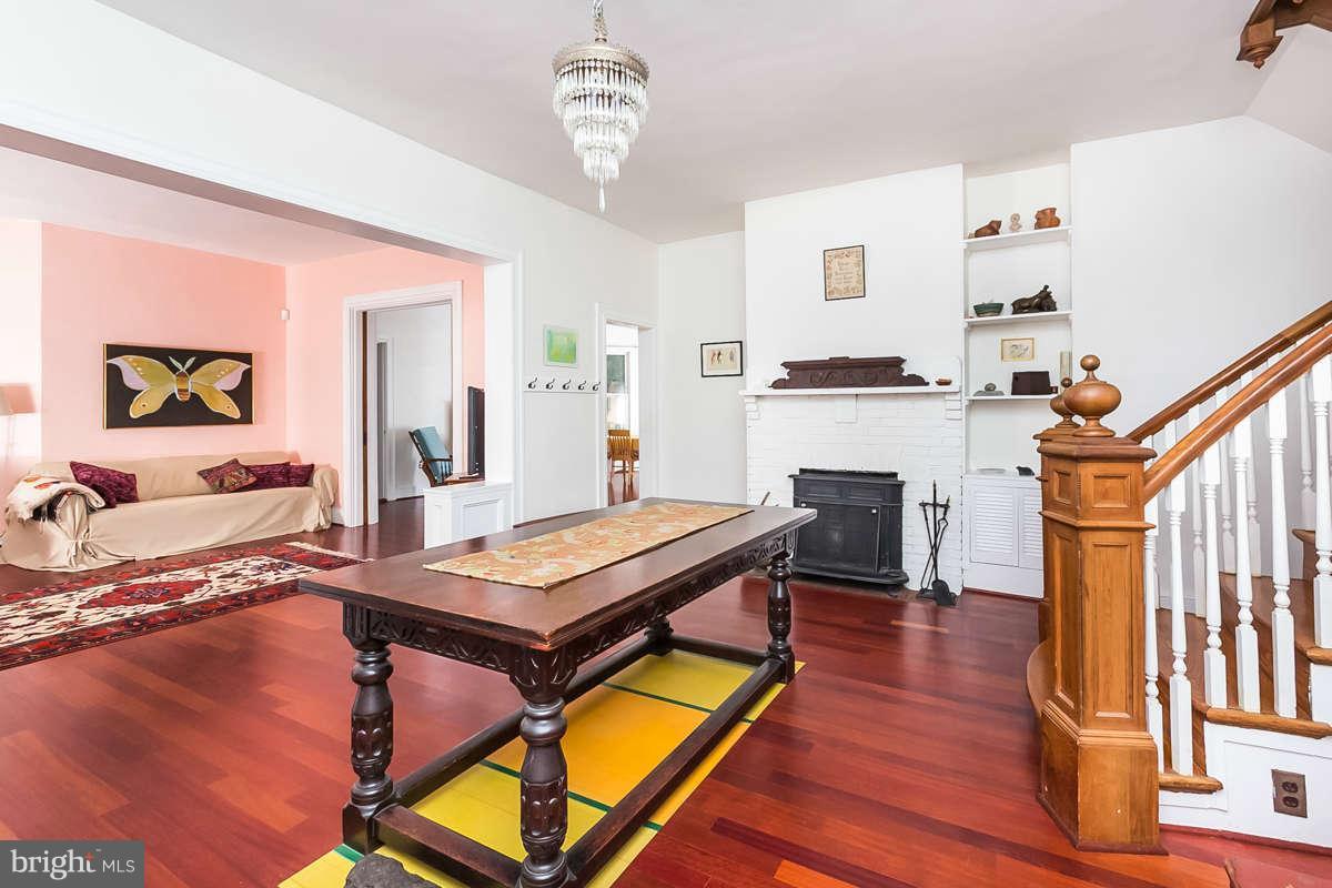 2419 Ken Oak Road Baltimore, MD 21209 - Photo 4 of 30 Interior (General)