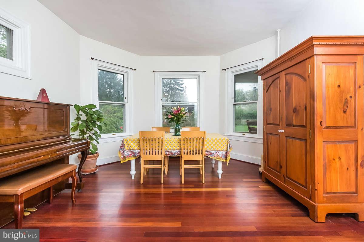 2419 Ken Oak Road Baltimore, MD 21209 - Photo 10 of 30 Dining Room