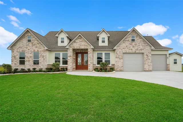 $530,000 | 619 Longhorn Trail, Angleton, TX 77515