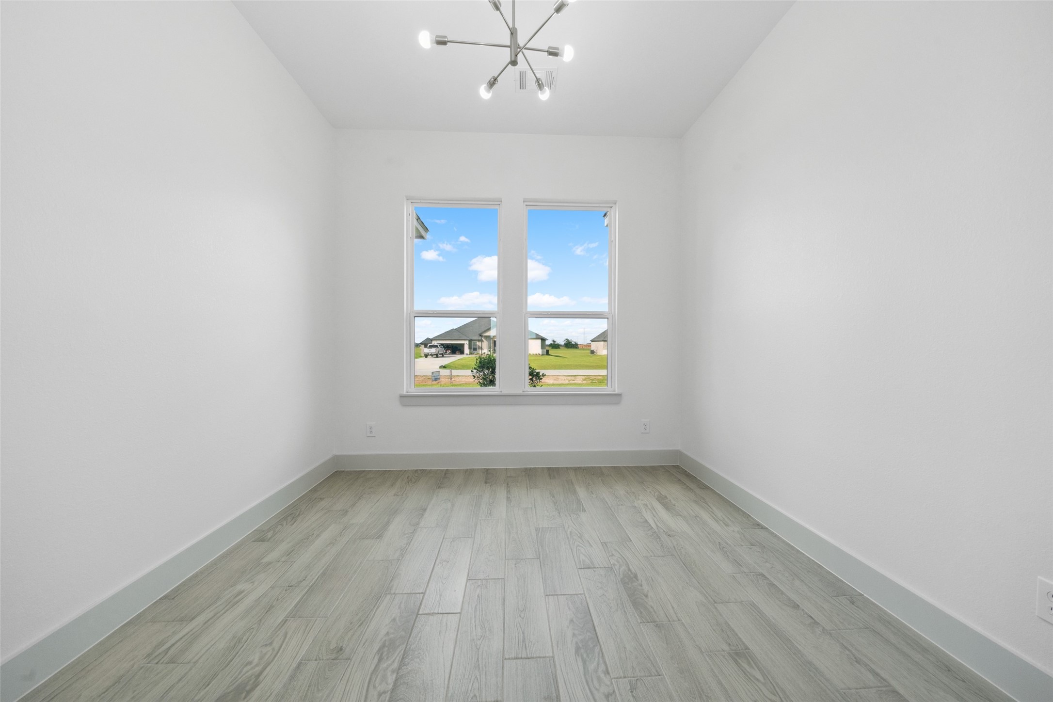 619 Longhorn Trail Angleton, TX 77515 - Photo 18 of 32