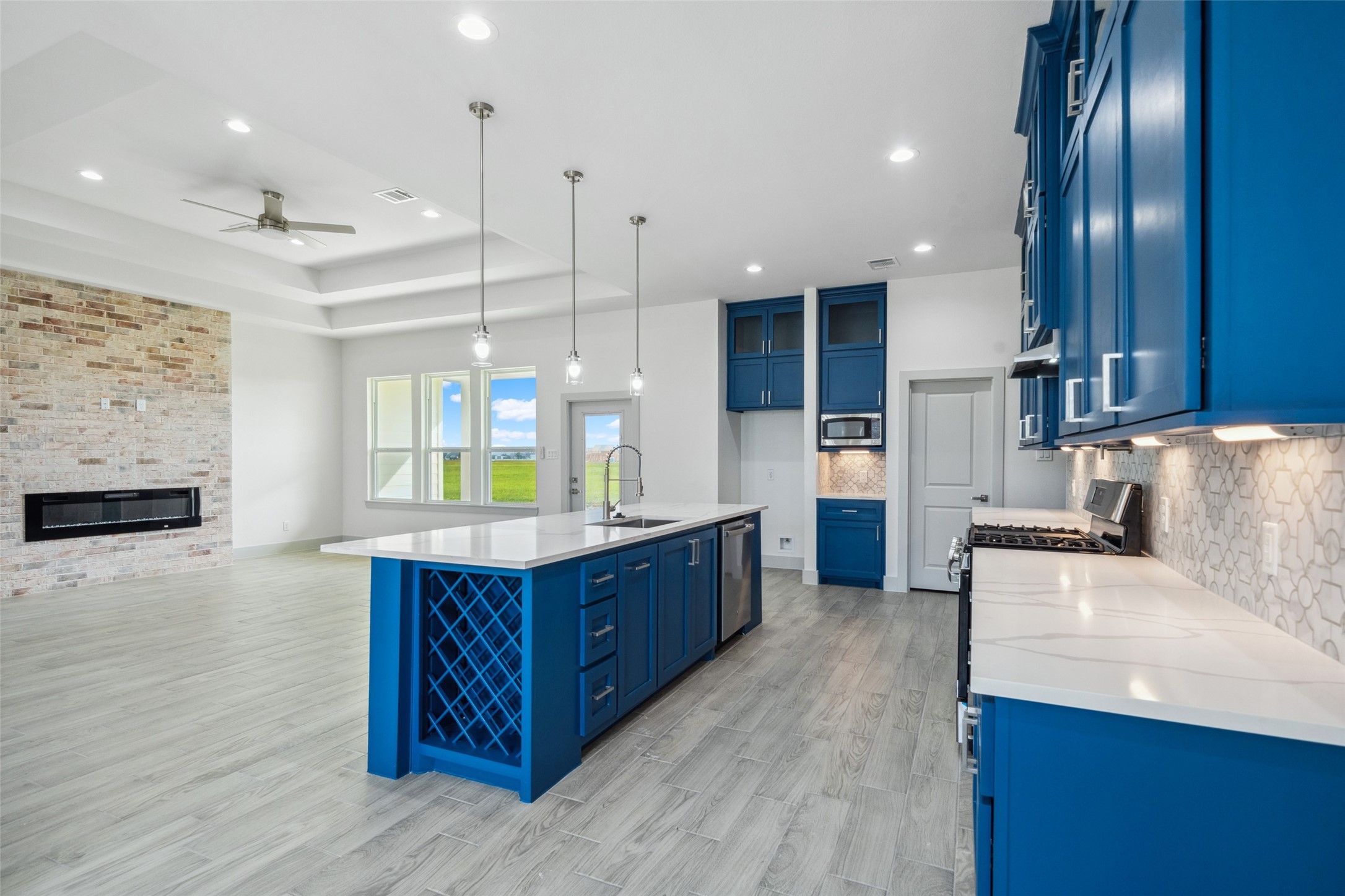 619 Longhorn Trail Angleton, TX 77515 - Photo 10 of 32