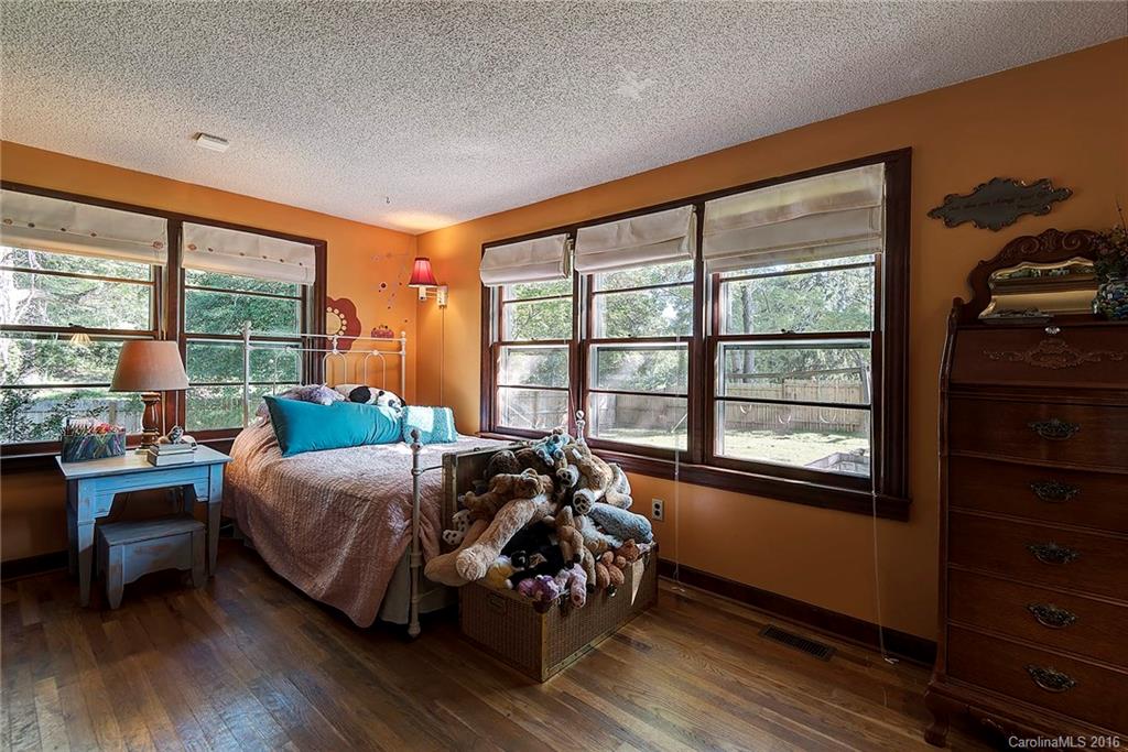 55 Lindsey Road Candler, NC 28715 - Photo 17 of 24 Gallery Image 17