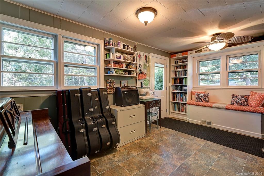 55 Lindsey Road Candler, NC 28715 - Photo 3 of 24 Gallery Image 3