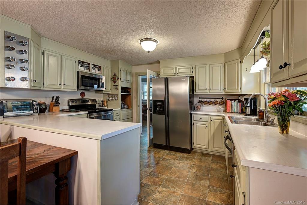 55 Lindsey Road Candler, NC 28715 - Photo 5 of 24 Gallery Image 5