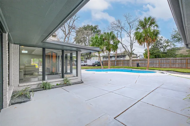 a house view with a outdoor space