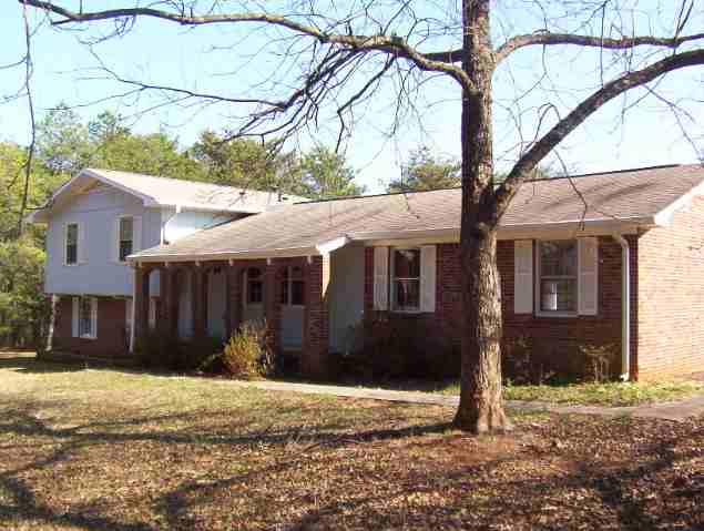 1102 Latimer Road Anderson, SC 29625 - Photo 1 of 25 Gallery Image 1