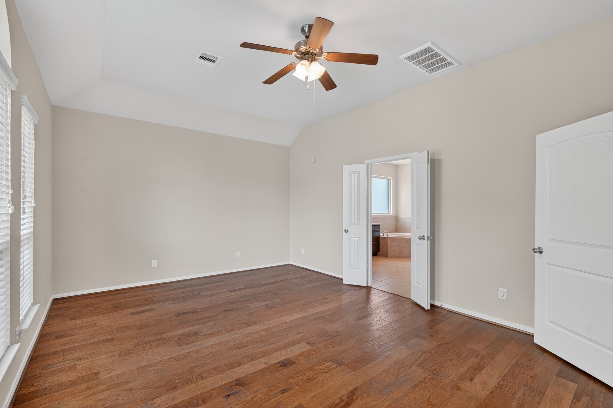5414 Claymore Meadow Lane Spring, TX 77389 - Photo 23 of 35 Another view of the Master Bedroom facing the Master Bath.
