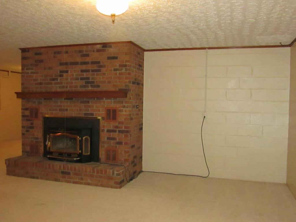102 Huntland Road Jonesborough, TN 37659 - Photo 15 of 20 Downstairs Den wWoodstone