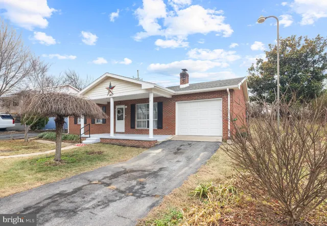 $299,900 | 140 Capital Drive, Martinsburg, WV 25401