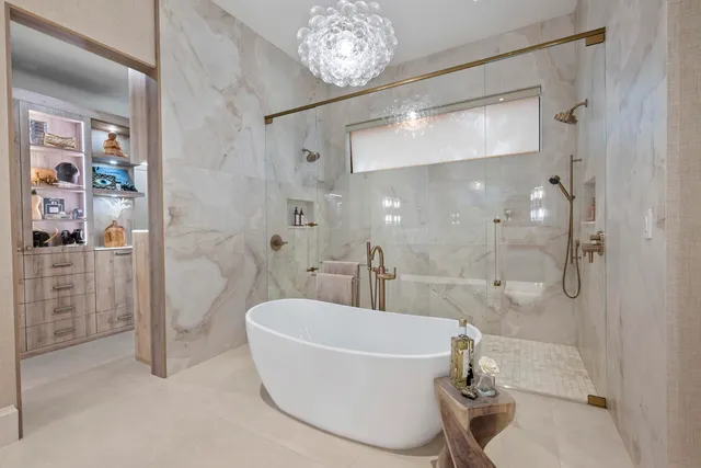 $5,695,000 | 401 Northeast 2nd Street, Boca Raton, FL 33432