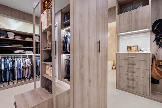 $5,695,000 | 401 Northeast 2nd Street, Boca Raton, FL 33432