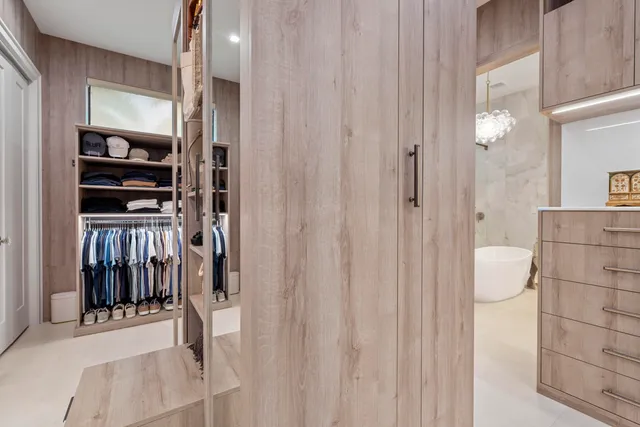 $5,695,000 | 401 Northeast 2nd Street, Boca Raton, FL 33432