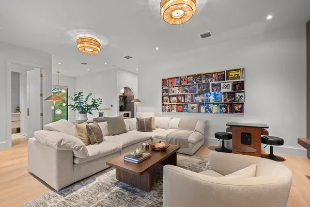 $5,695,000 | 401 Northeast 2nd Street, Boca Raton, FL 33432