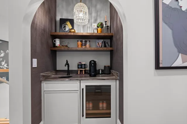 $5,695,000 | 401 Northeast 2nd Street, Boca Raton, FL 33432