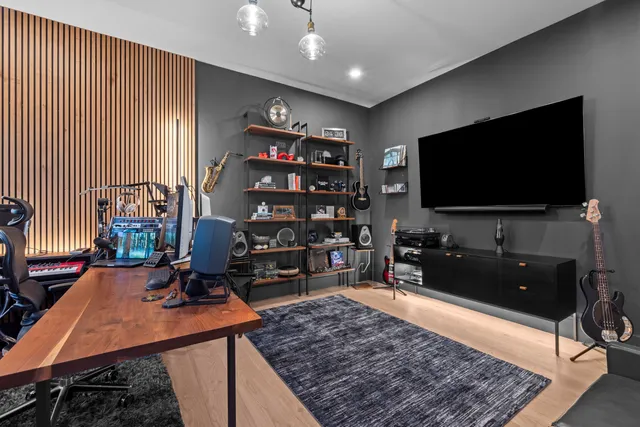 $5,695,000 | 401 Northeast 2nd Street, Boca Raton, FL 33432