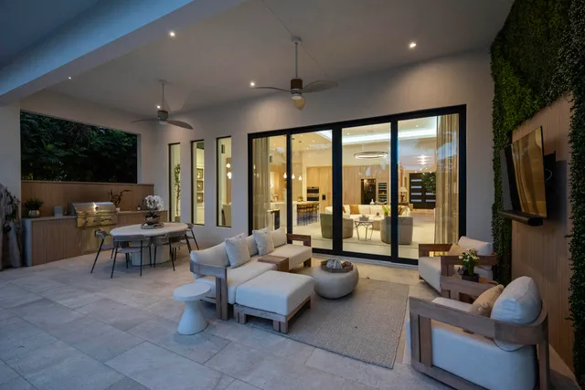 $5,695,000 | 401 Northeast 2nd Street, Boca Raton, FL 33432