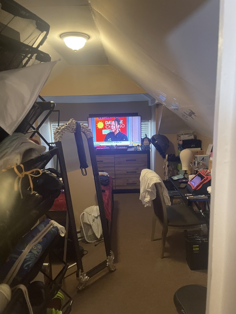 6953 South Artesian Avenue Chicago, IL 60629 - Photo 23 of 23 a room with gym equipment