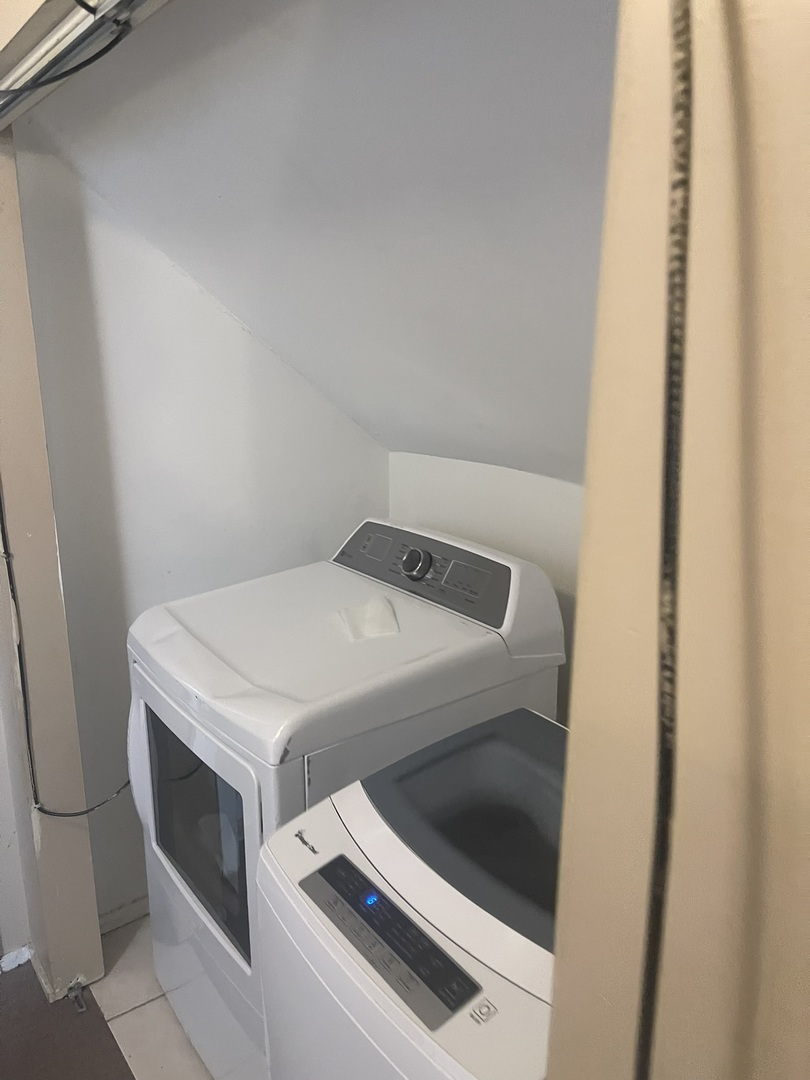 6953 South Artesian Avenue Chicago, IL 60629 - Photo 7 of 23 a utility room with dryer and washer