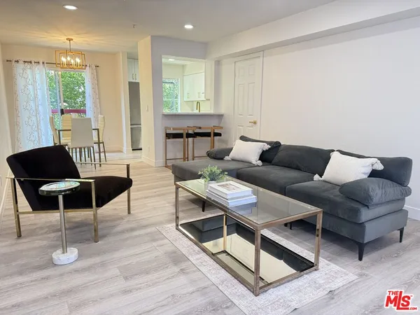 $3,300 | 432 North Kenwood Street, Unit 214, Glendale, CA 91206