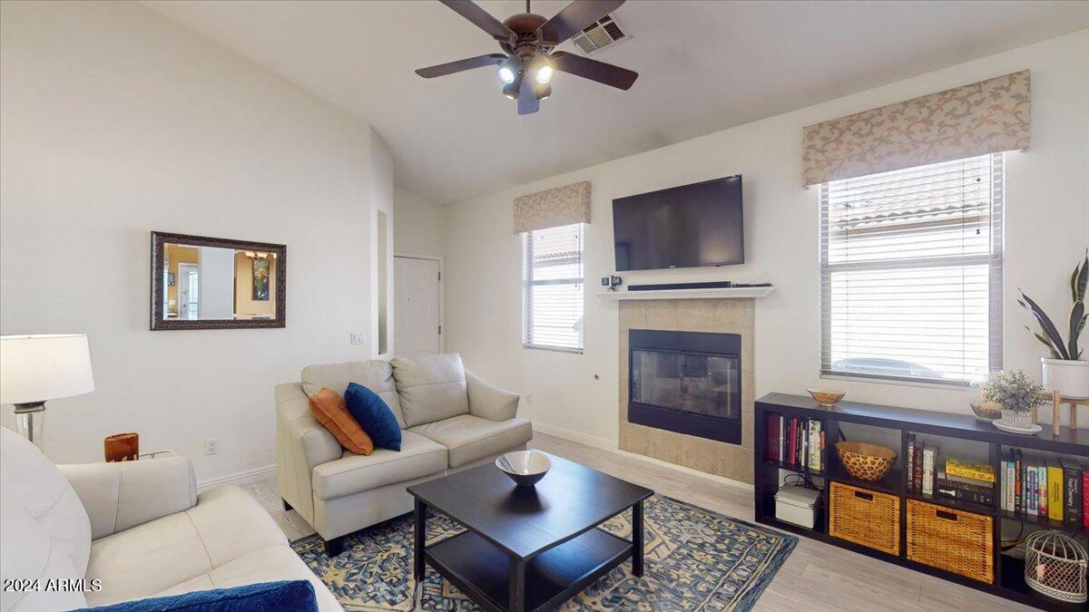 631 West Colt Road Chandler, AZ 85225 - Photo 12 of 56 Living Room