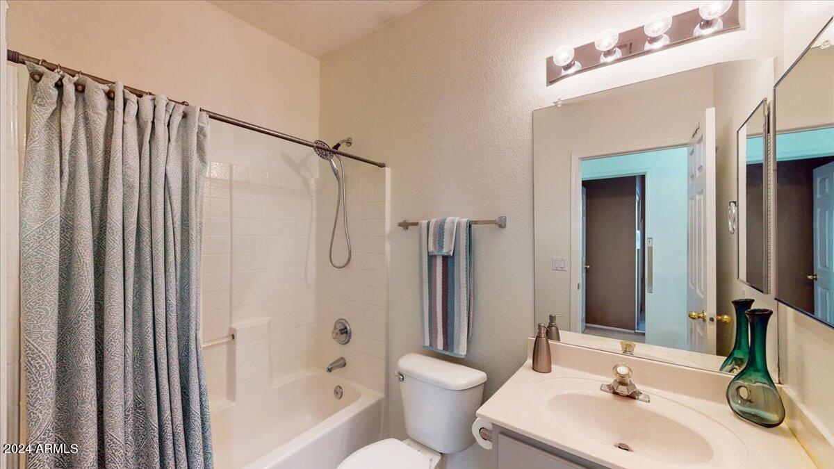 631 West Colt Road Chandler, AZ 85225 - Photo 31 of 56 Hall Bath
