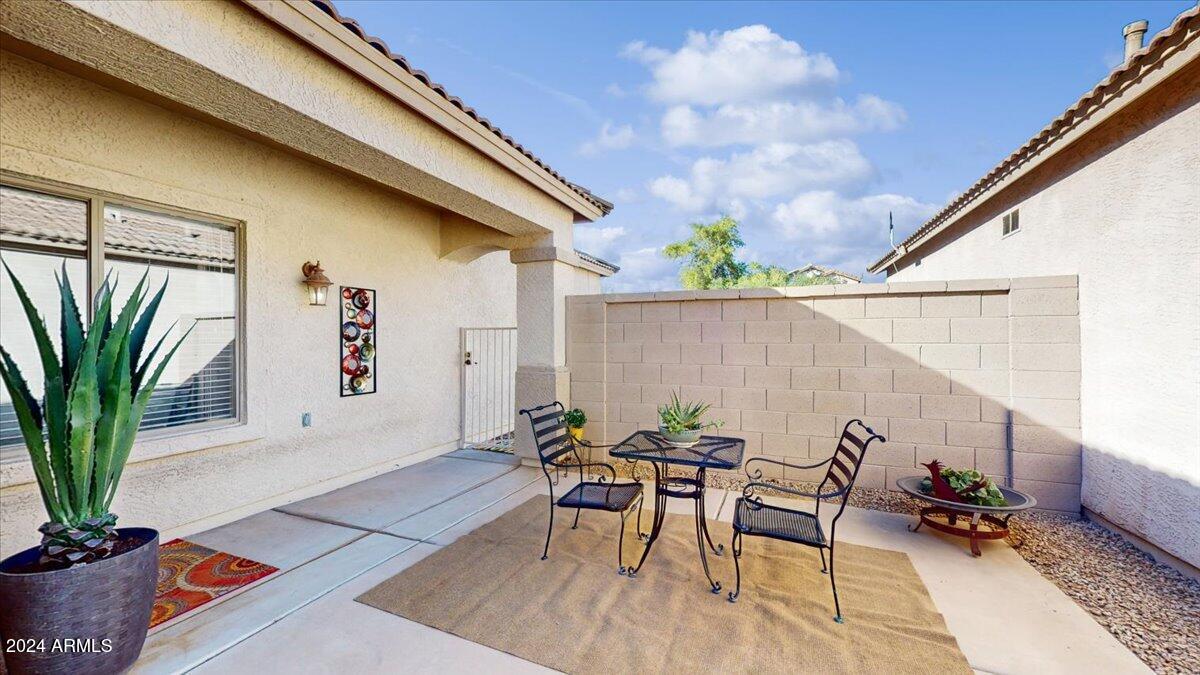 631 West Colt Road Chandler, AZ 85225 - Photo 9 of 56 Entry Patio
