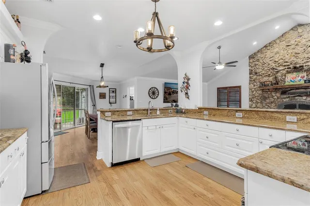 $649,900 | 5100 Griffin View Drive, Lady Lake, FL 32159