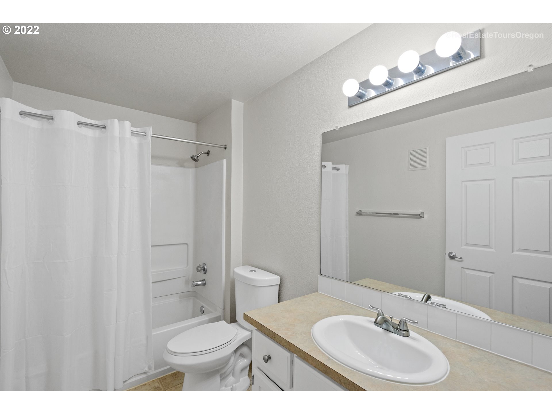 17548 Northwest Springville Road, Unit 1 Portland, OR 97229 - Photo 12 of 18 Gallery Image 12