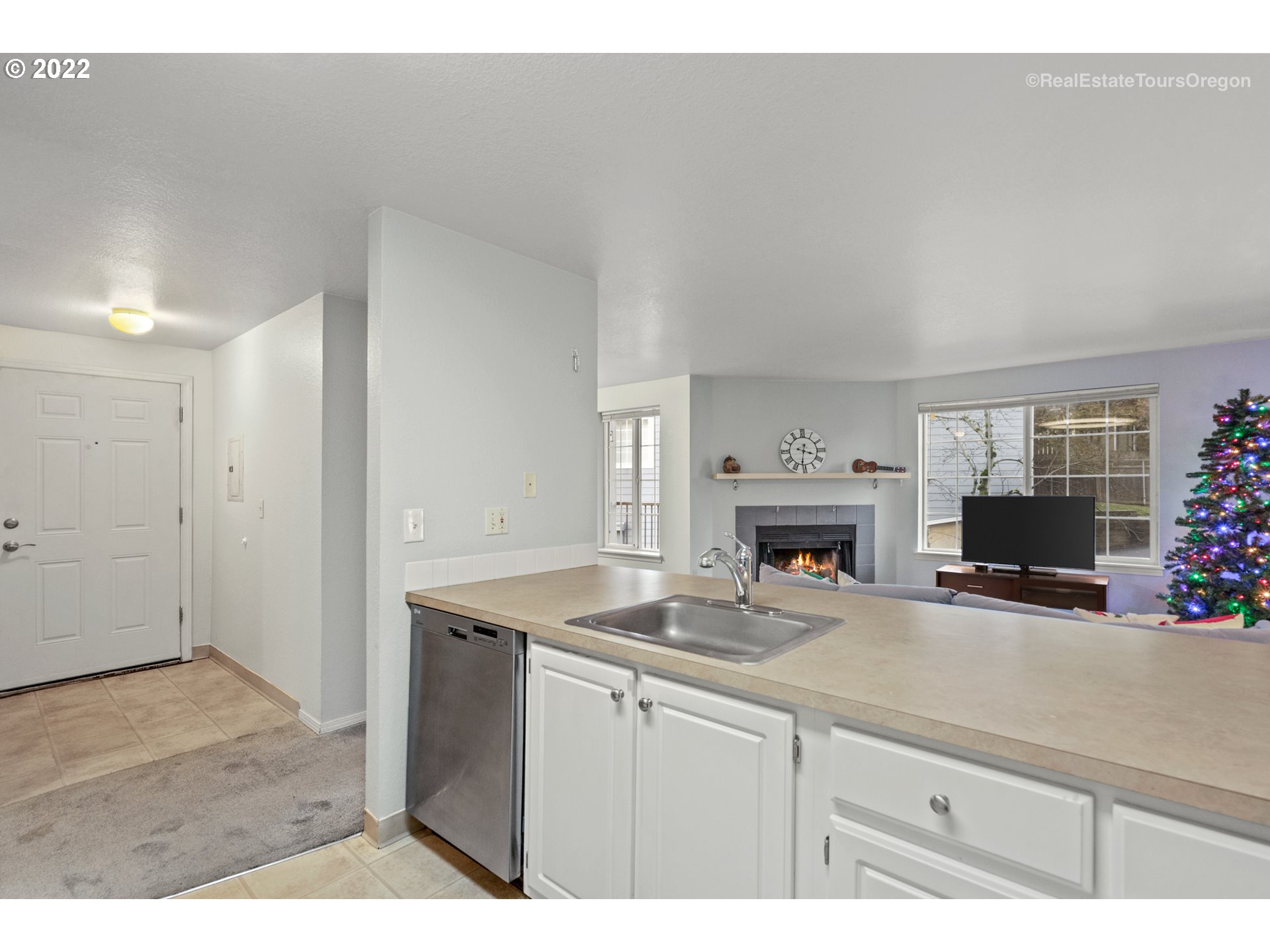 17548 Northwest Springville Road, Unit 1 Portland, OR 97229 - Photo 4 of 18 Gallery Image 4