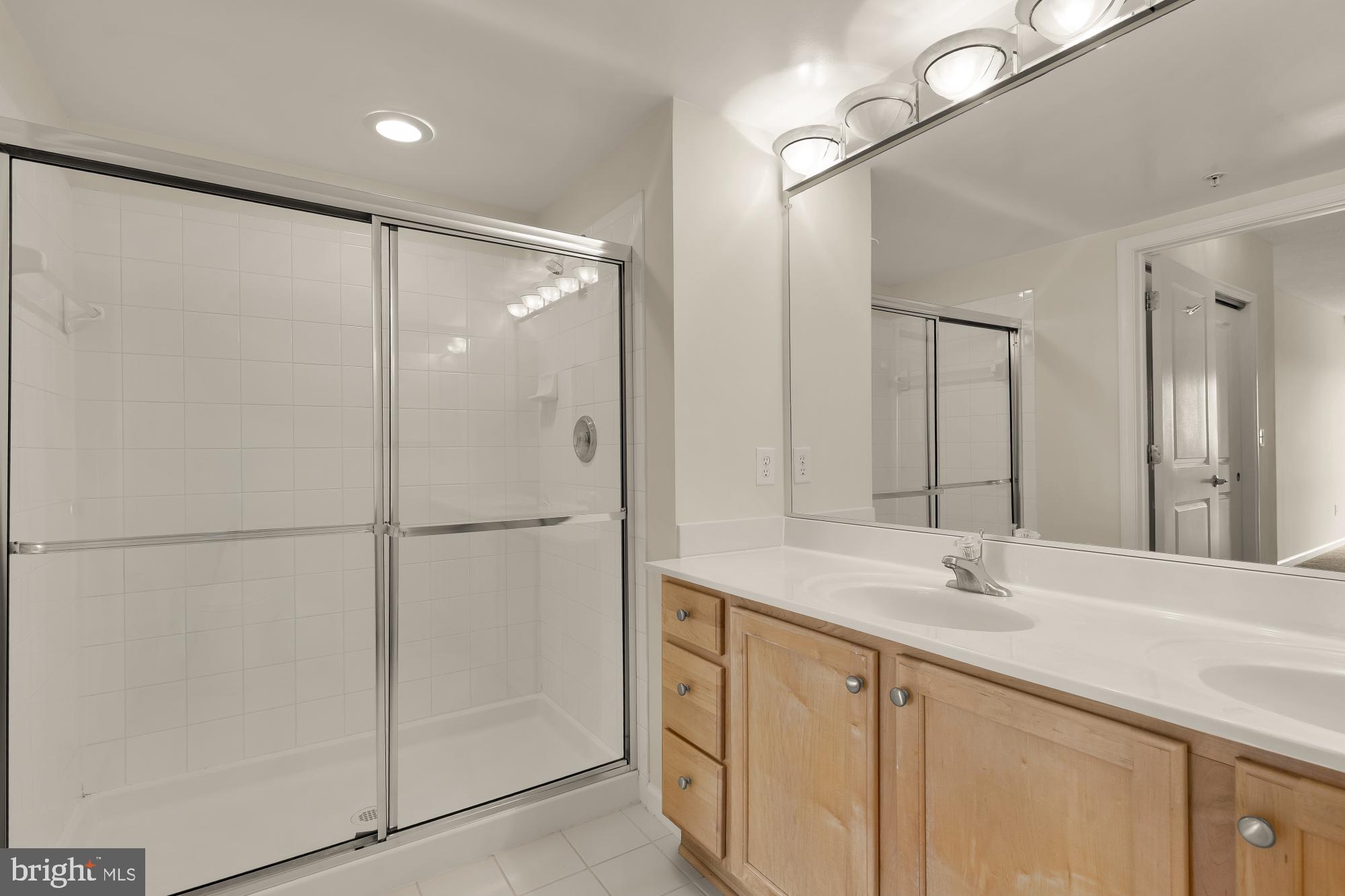 7915 Eastern Avenue Northwest, Unit 1014 Silver Spring, MD 20910 - Photo 8 of 33