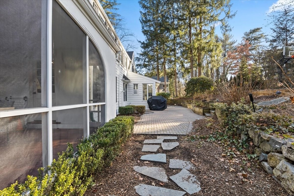 146 Arnold Road Newton, MA 02459 - Photo 20 of 24