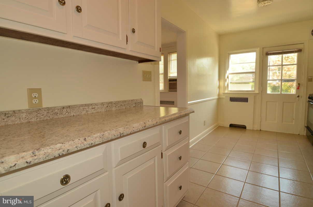 437 Overbrook Road Catonsville, MD 21228 - Photo 16 of 23 Kitchen