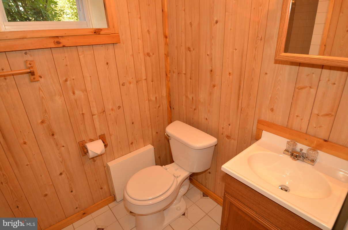 437 Overbrook Road Catonsville, MD 21228 - Photo 4 of 23 Bath
