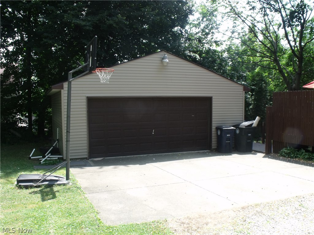 1770 Hampton Road Akron, OH 44305 - Photo 3 of 14
