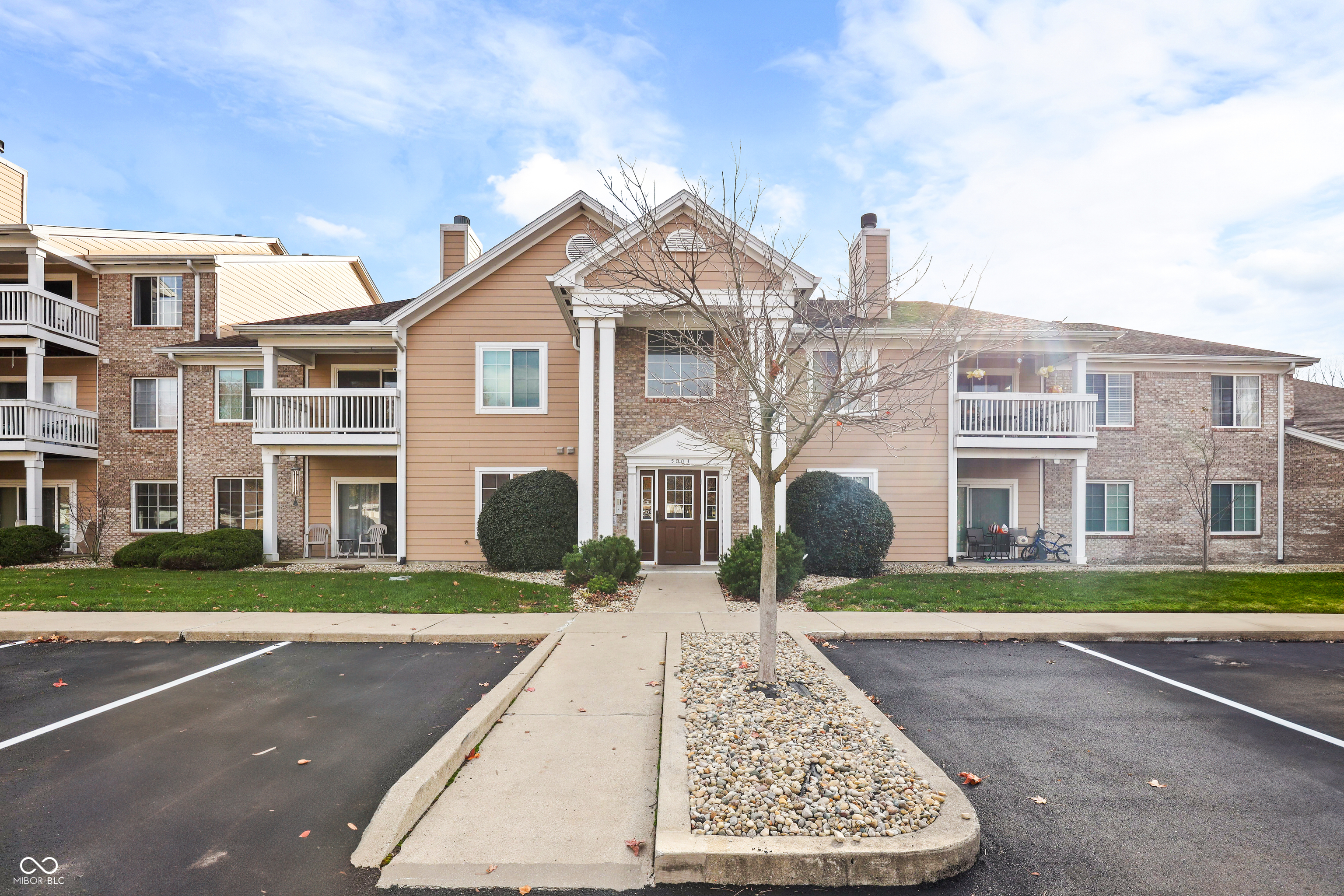 5003 Opal Ridge Lane, Unit 208 Indianapolis, IN 46237 - Photo 2 of 30