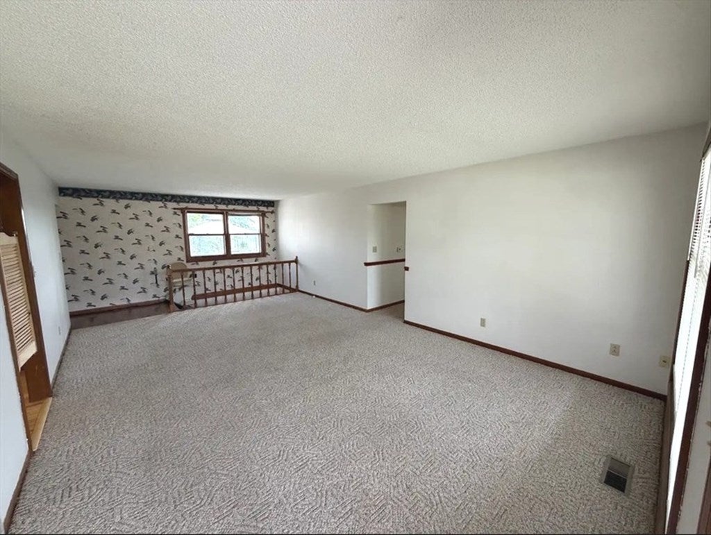 1201 Ridgeway Road Macon, MO 63552 - Photo 3 of 43 Gallery Image 3