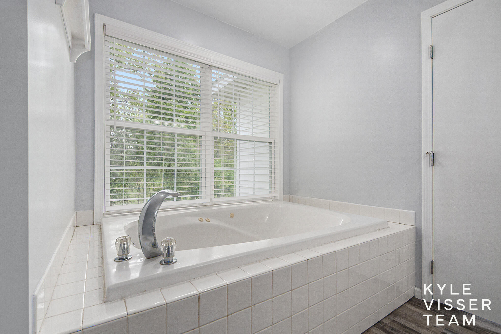 9020 5 Mile Road Northeast Ada, MI 49301 - Photo 17 of 42 Full Bathroom