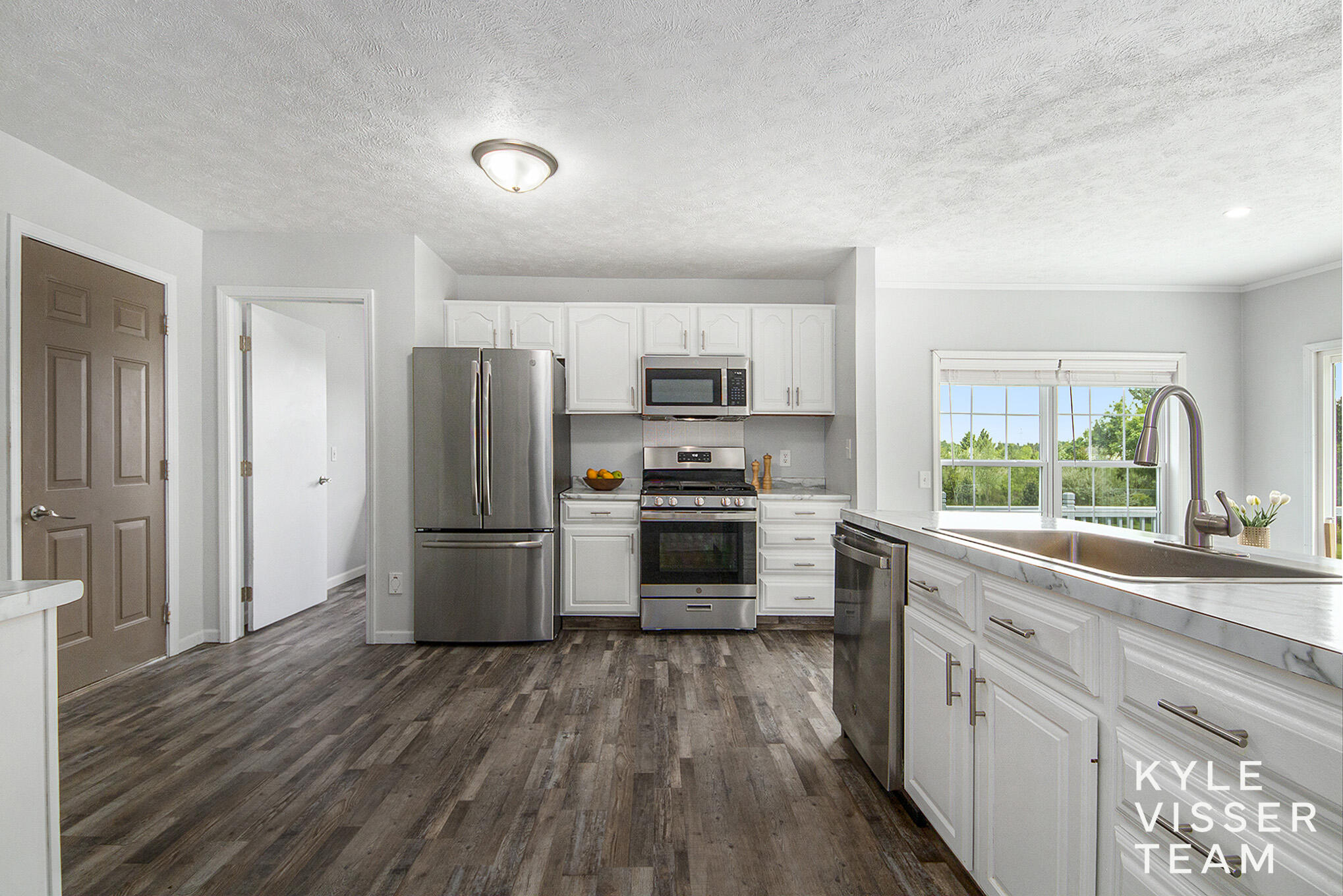 9020 5 Mile Road Northeast Ada, MI 49301 - Photo 7 of 42 Kitchen