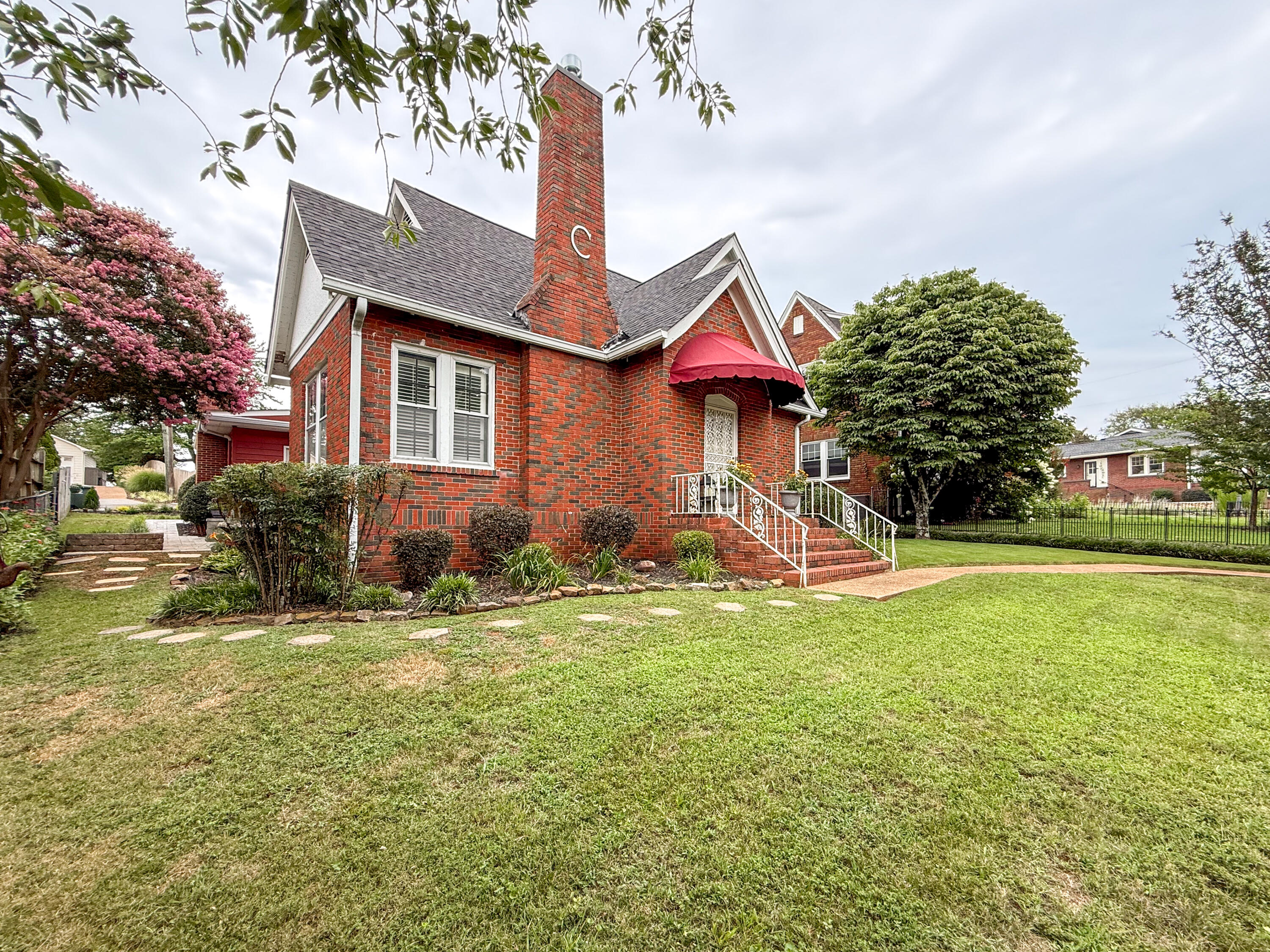 643 East Crest Road Chattanooga, TN 37404 - Photo 4 of 40 ECrestCS-5