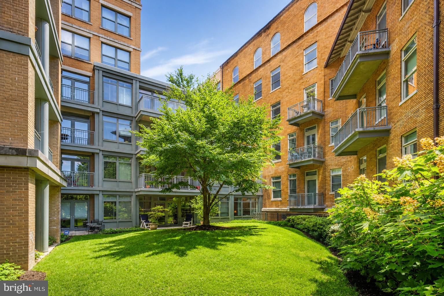 2425 L Street Northwest, Unit 211 Washington, DC 20037 - Photo 18 of 26