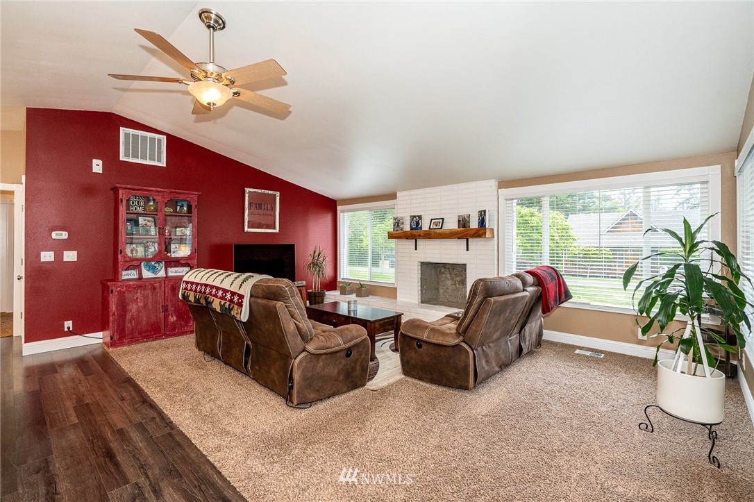 245 Kennicott Road Chehalis, WA 98532 - Photo 4 of 36
