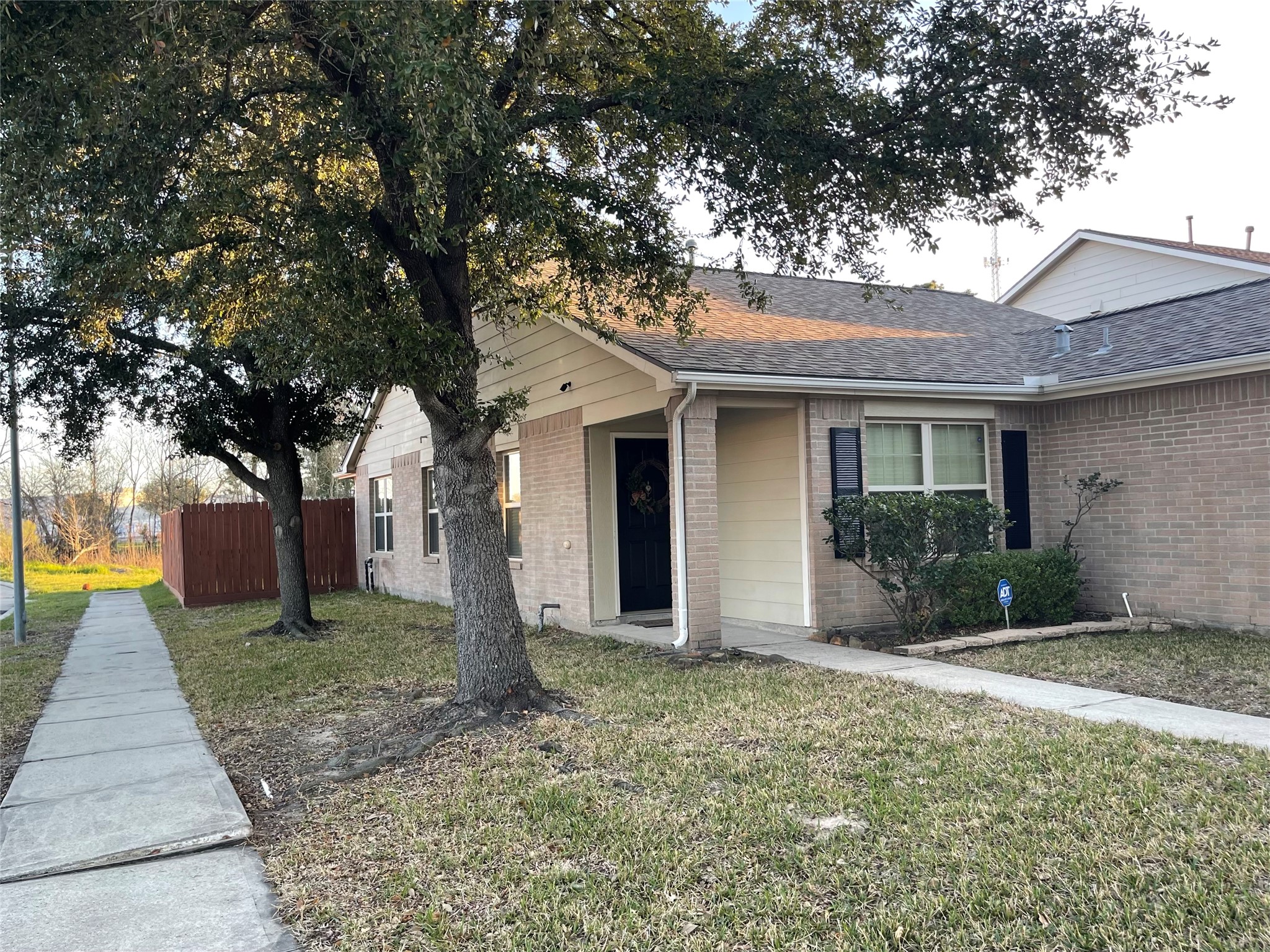 3310 Legends Wild Drive Spring, TX 77386 - Photo 38 of 40 a front view of house with yard