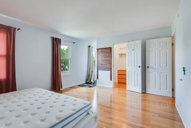 $469,000 | 4000 Huntington Boulevard, Hoffman Estates, IL 60192