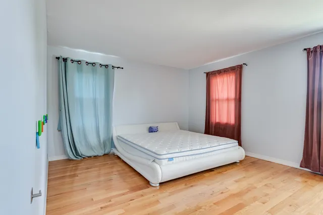 $469,000 | 4000 Huntington Boulevard, Hoffman Estates, IL 60192