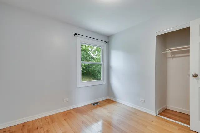 $469,000 | 4000 Huntington Boulevard, Hoffman Estates, IL 60192