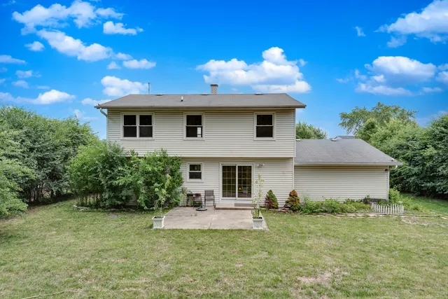 $469,000 | 4000 Huntington Boulevard, Hoffman Estates, IL 60192