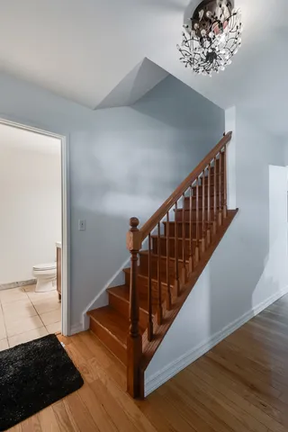 $469,000 | 4000 Huntington Boulevard, Hoffman Estates, IL 60192