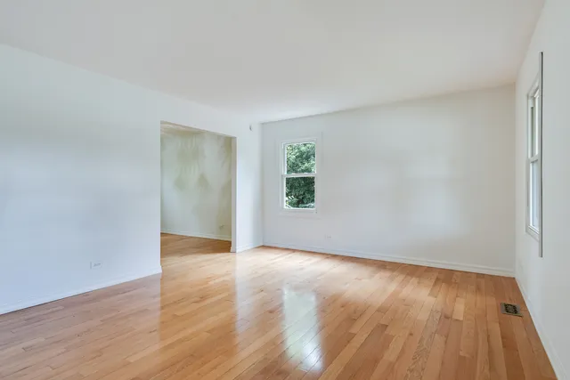 $469,000 | 4000 Huntington Boulevard, Hoffman Estates, IL 60192